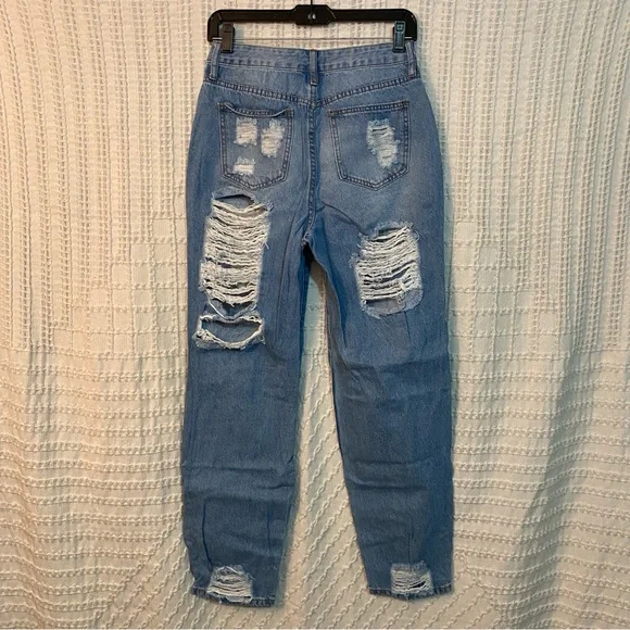Fashion Nova Distressed Light Wash Boyfriend Jeans | Size 5 - Picture 2 of 6